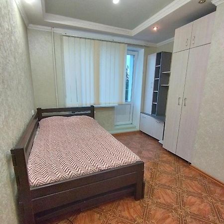 Жилье В Кропивницком Apartment Kropyvnytskyi Bagian luar foto